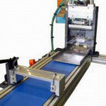 Air cutter with conveyor
